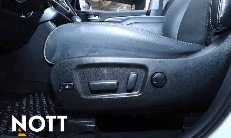 2019 TOYOTA HIGHLANDER HYBRID LIMITED | 7-Passenger | Hybrid | No accidents | New Front Brakes