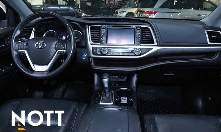 2019 TOYOTA HIGHLANDER HYBRID LIMITED | 7-Passenger | Hybrid | No accidents | New Front Brakes