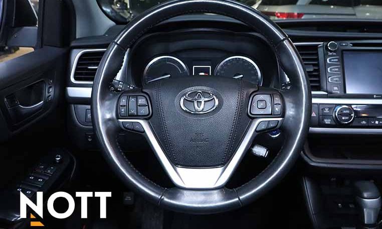 2019 TOYOTA HIGHLANDER HYBRID LIMITED | 7-Passenger | Hybrid | No accidents | New Front Brakes