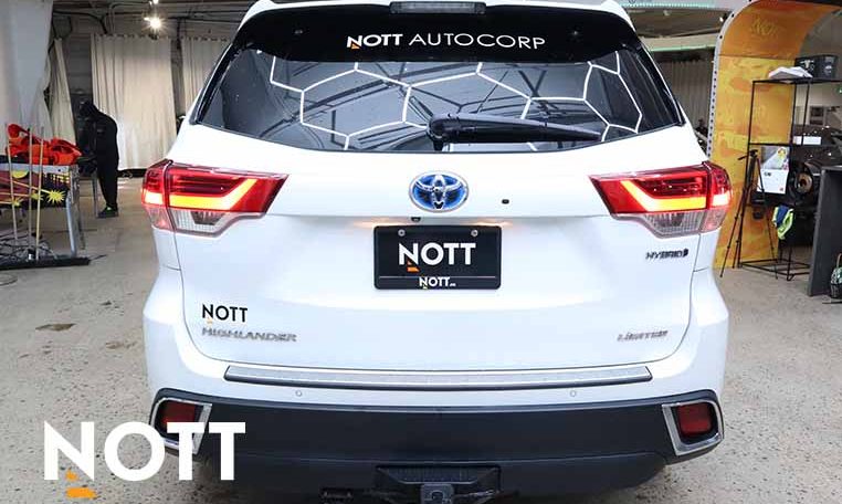 2019 TOYOTA HIGHLANDER HYBRID LIMITED | 7-Passenger | Hybrid | No accidents | New Front Brakes