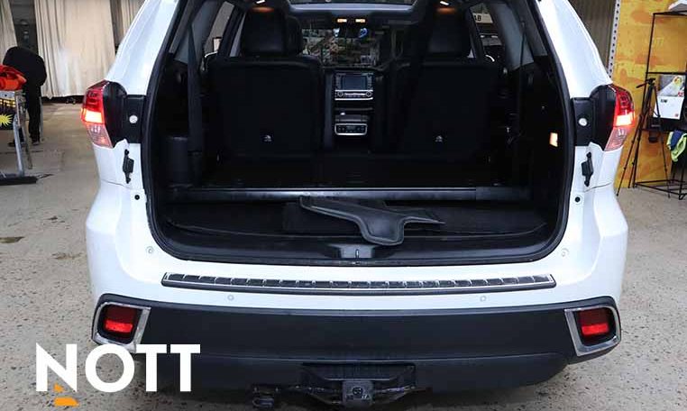 2019 TOYOTA HIGHLANDER HYBRID LIMITED | 7-Passenger | Hybrid | No accidents | New Front Brakes