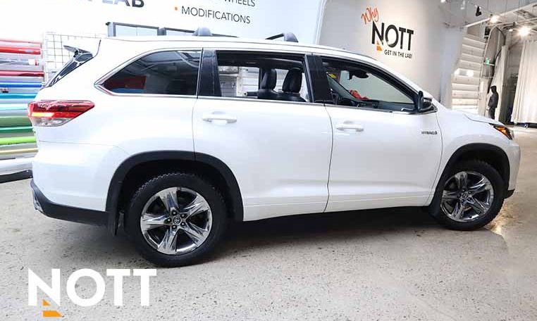 2019 TOYOTA HIGHLANDER HYBRID LIMITED | 7-Passenger | Hybrid | No accidents | New Front Brakes