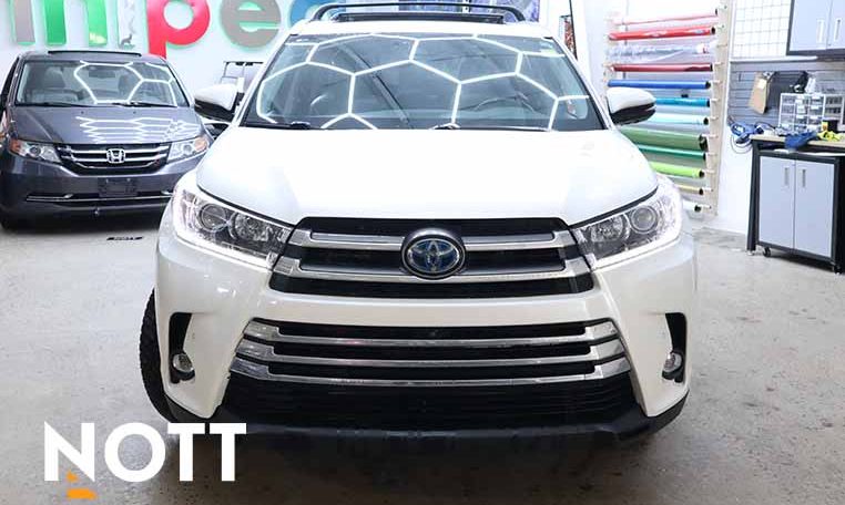 2019 TOYOTA HIGHLANDER HYBRID LIMITED | 7-Passenger | Hybrid | No accidents | New Front Brakes