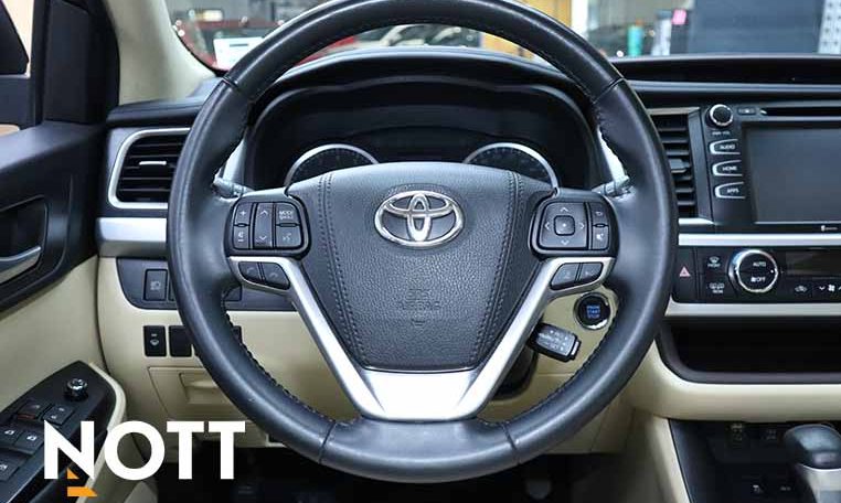 2019 TOYOTA HIGHLANDER XLE | Low Mileage | No Accidents