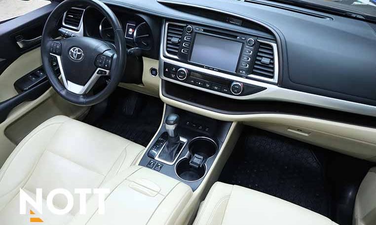 2019 TOYOTA HIGHLANDER XLE | Low Mileage | No Accidents