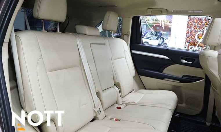 2019 TOYOTA HIGHLANDER XLE | Low Mileage | No Accidents