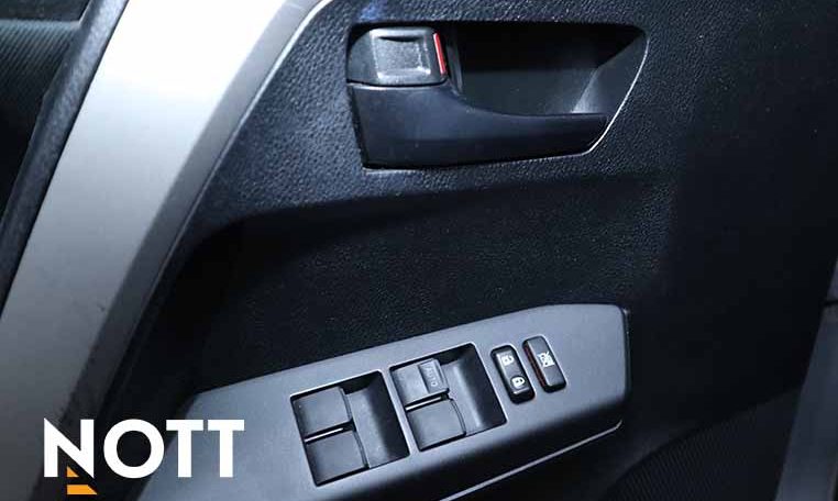 2016 TOYOTA RAV-4 LE 2 Sets of Tires | Remote Start