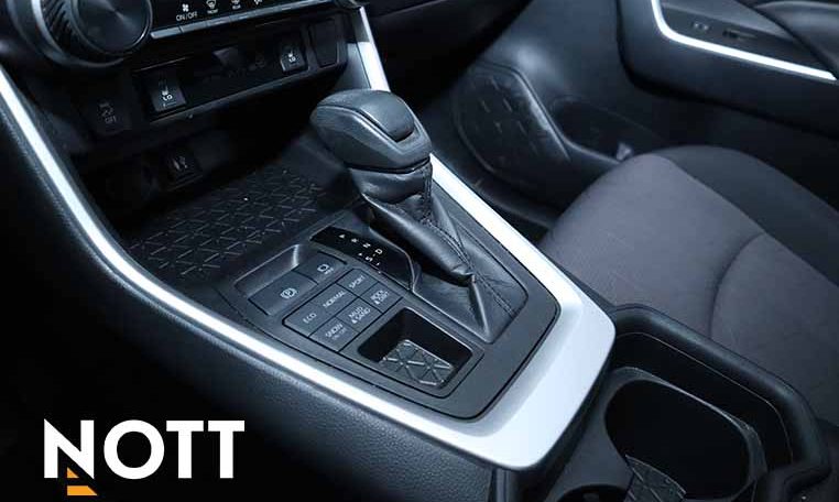 2019 TOYOTA RAV-4 LE | TWO SETS OF WHEELS | LOW KM