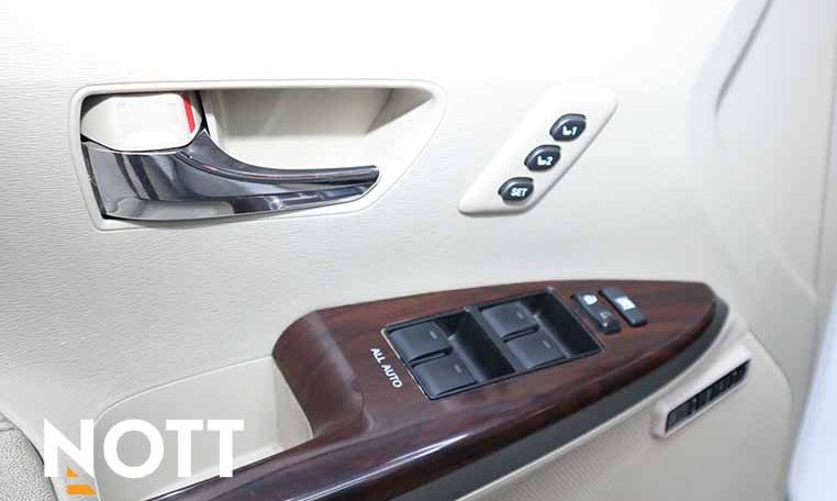 2016 TOYOTA Venza LIMITED | LOCAL | ONE-OWNER