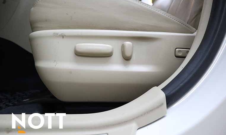 2016 TOYOTA Venza LIMITED | LOCAL | ONE-OWNER