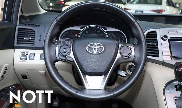 2016 TOYOTA Venza LIMITED | LOCAL | ONE-OWNER