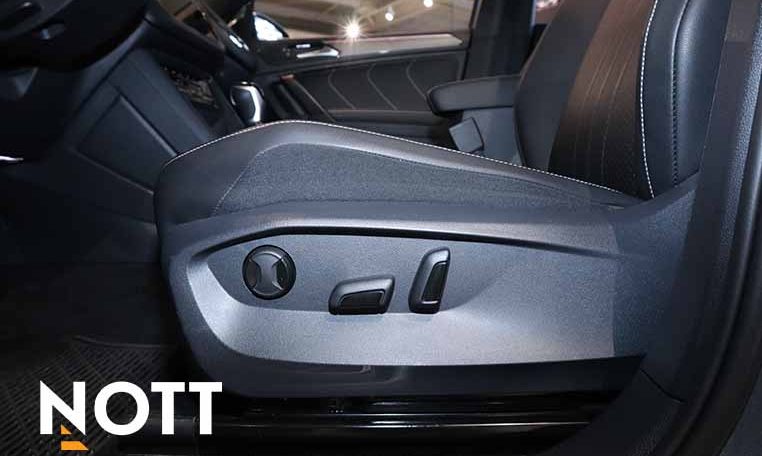 2023 VOLKSWAGEN TIGUAN COMFORTLINE R-LINE BLACK EDITION | LOCAL | ONE OWNER | NO ACCIDENTS