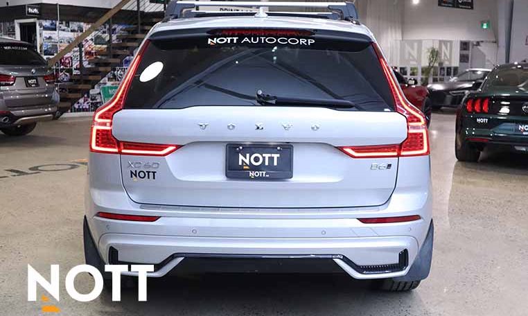 2023 VOLVO XC60 Plus Dark Theme | B6 AWD