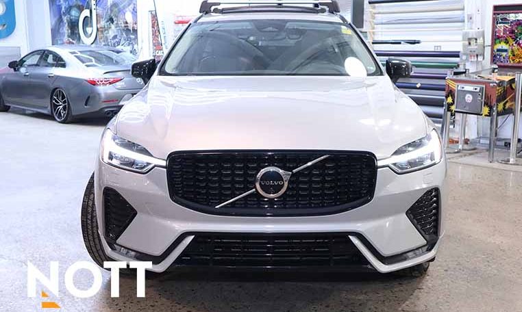 2023 VOLVO XC60 Plus Dark Theme | B6 AWD