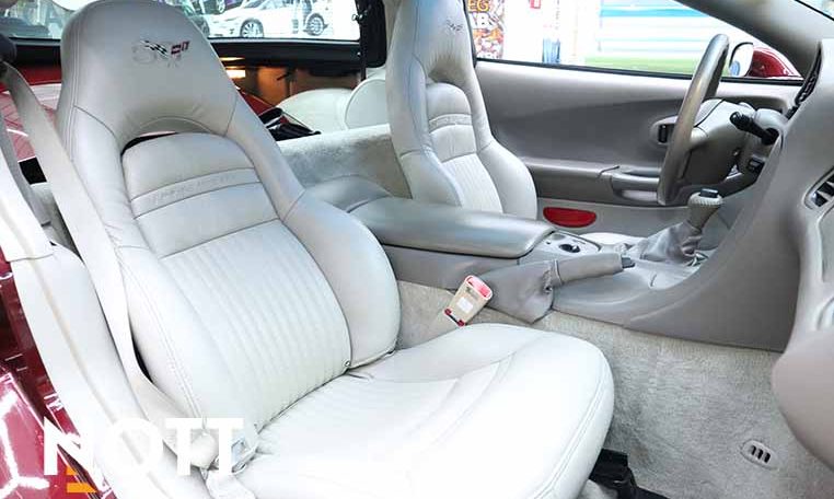 2003 CHEVROLET CORVETTE 50th ANNIVERSARY LOW KMs | NO ACCIDENTS