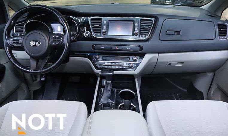 2019 KIA Sedona SX