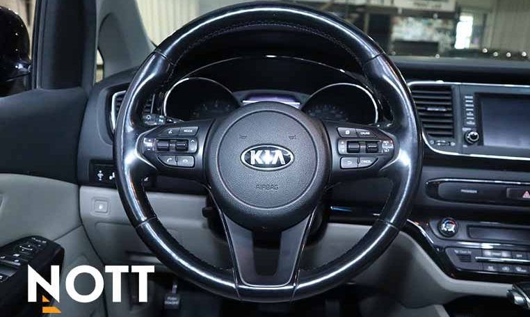 2019 KIA Sedona SX