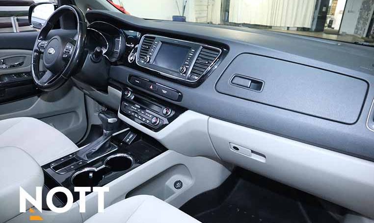 2019 KIA Sedona SX