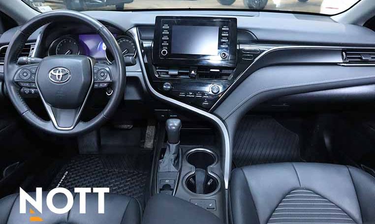 2021 TOYOTA CAMRY SE | All Wheel Drive | 2 Set of Tires/Wheels | One-owner | Local