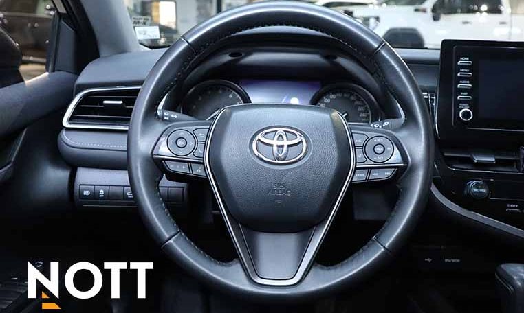 2021 TOYOTA CAMRY SE | All Wheel Drive | 2 Set of Tires/Wheels | One-owner | Local