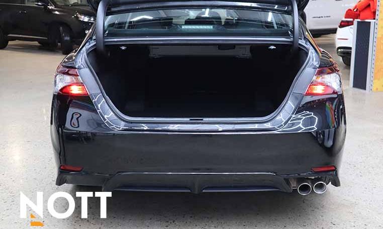 2021 TOYOTA CAMRY SE | All Wheel Drive | 2 Set of Tires/Wheels | One-owner | Local