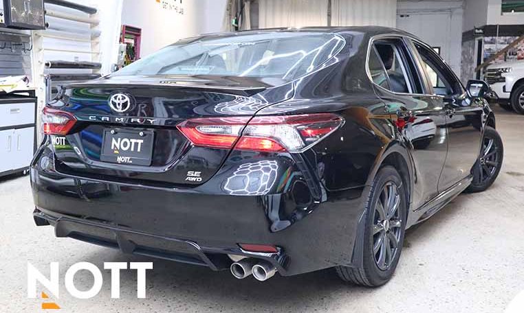 2021 TOYOTA CAMRY SE | All Wheel Drive | 2 Set of Tires/Wheels | One-owner | Local