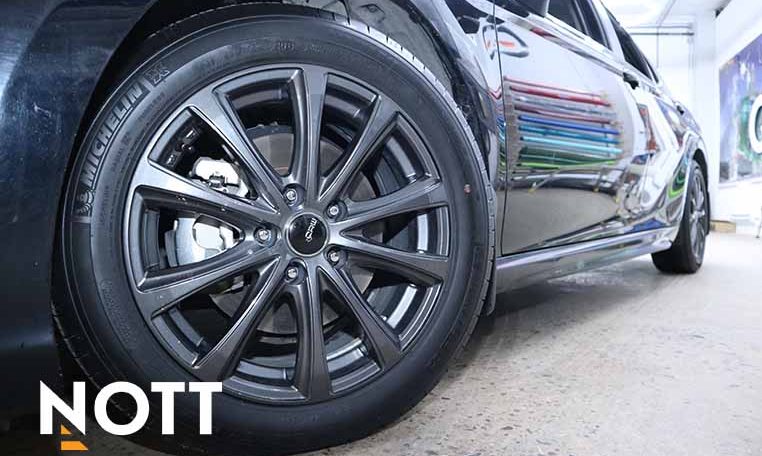 2021 TOYOTA CAMRY SE | All Wheel Drive | 2 Set of Tires/Wheels | One-owner | Local