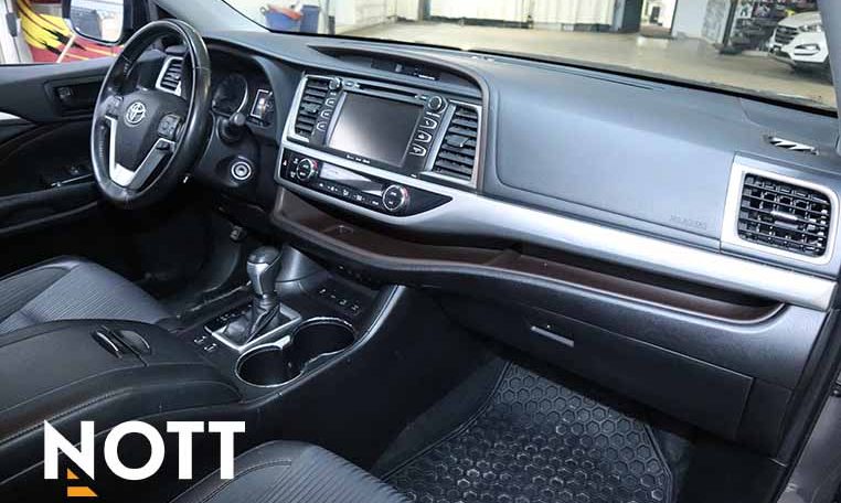2019 TOYOTA HIGHLANDER LE NO ACCIDENTS | AWD
