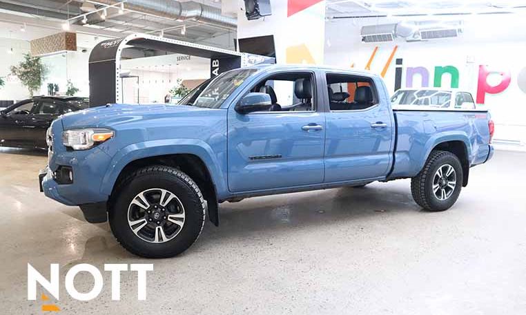 2019 TOYOTA TACOMA TRD Sport LOCAL | NO ACCIDENTS | RARE COLOUR