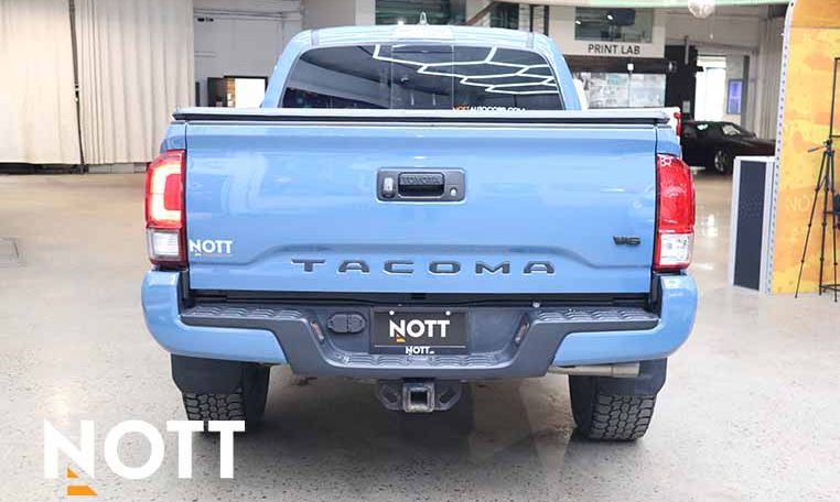 2019 TOYOTA TACOMA TRD Sport LOCAL | NO ACCIDENTS | RARE COLOUR