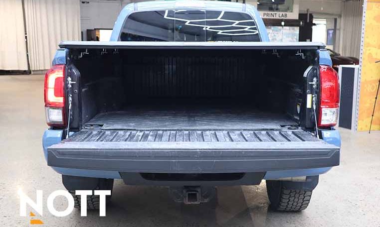 2019 TOYOTA TACOMA TRD Sport LOCAL | NO ACCIDENTS | RARE COLOUR