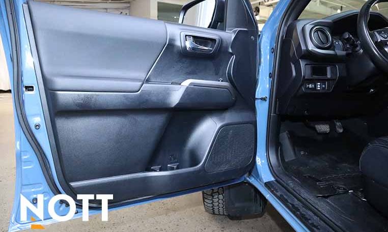 2019 TOYOTA TACOMA TRD Sport LOCAL | NO ACCIDENTS | RARE COLOUR