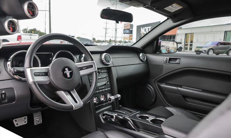 2005 FORD MUSTANG GT