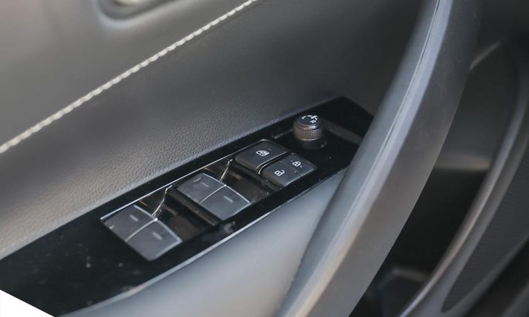 2022 TOYOTA COROLLA 5 DOOR HATCHBACK | SE UPGRADE