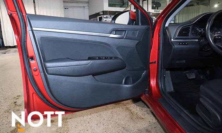 2019 HYUNDAI ELANTRA PREFERRED Local MB vehicle | Remote Start | Brand New Michelin A/W Tires!