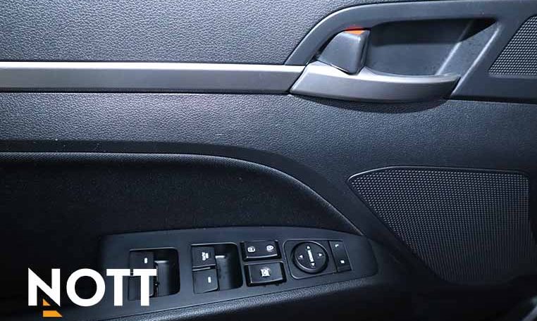 2019 HYUNDAI ELANTRA PREFERRED Local MB vehicle | Remote Start | Brand New Michelin A/W Tires!