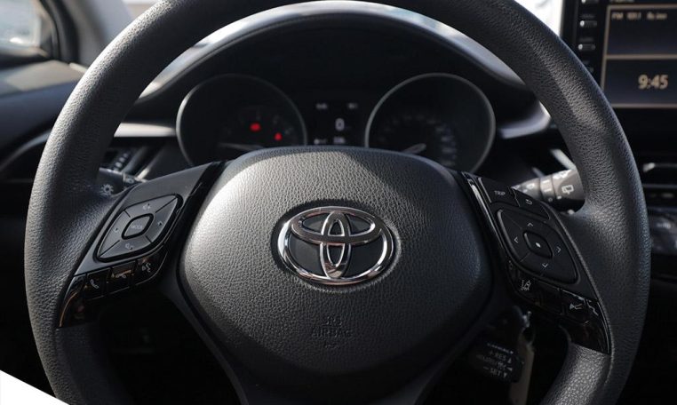 2022 TOYOTA CH-R LE No Accidents | Highway KM’s!