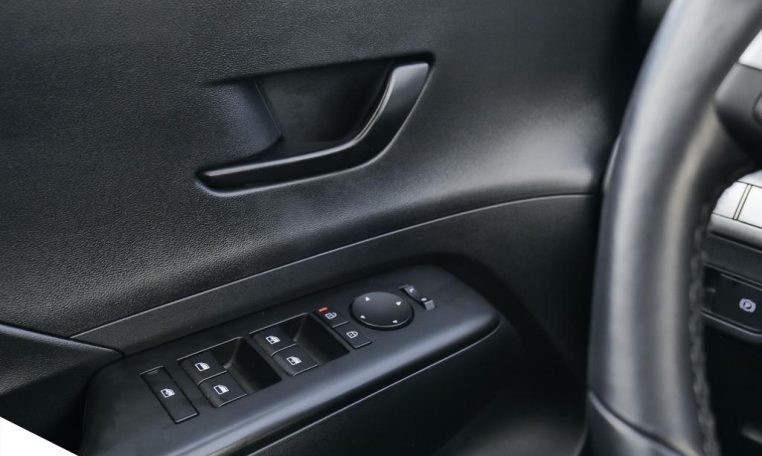 2024 HYUNDAI KONA PREFERRED Local MB Vehicle | No Accidents | Remote Start!