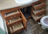 2012 FLEETWOOD BOUNDER CLASSIC 36R Triple Slide / 3 BED/2 BATH