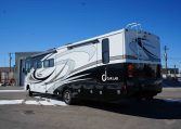 2012 FLEETWOOD BOUNDER CLASSIC 36R Triple Slide / 3 BED/2 BATH