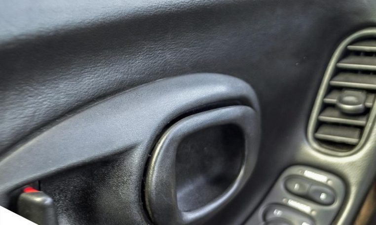 2001 CHEVROLET CORVETTE | Bose | HUD