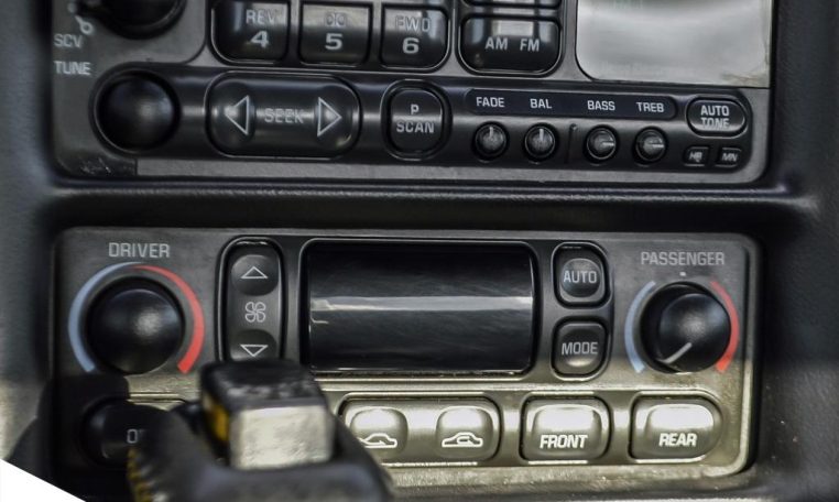 2001 CHEVROLET CORVETTE | Bose | HUD