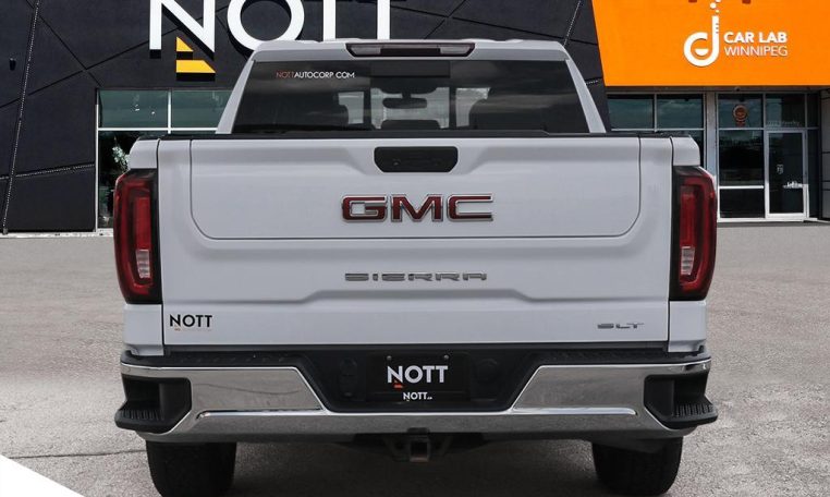 2020 GMC SIERRA 1500 SLT | NO ACCIDENTS | LOCAL MANITOBA TRUCK