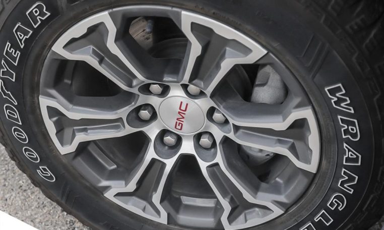 2020 GMC SIERRA 1500 SLT | NO ACCIDENTS | LOCAL MANITOBA TRUCK
