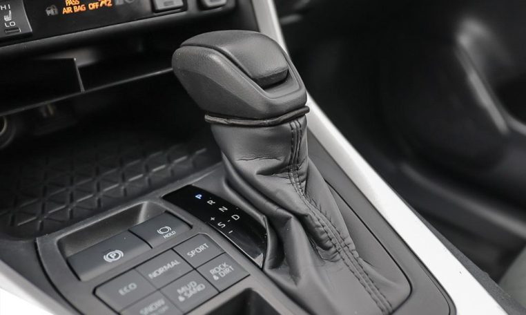2024 TOYOTA RAV-4 LE