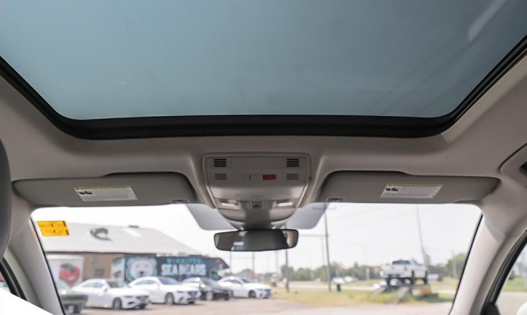 2024 VOLKSWAGEN TAOS  Highline | LOCAL | ONE OWNER