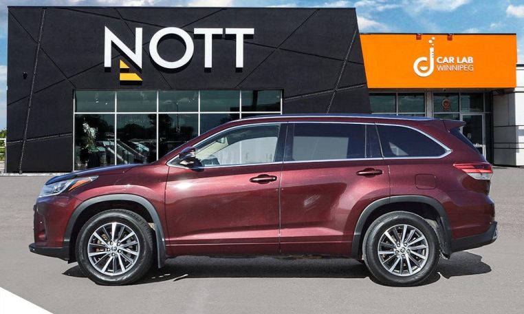 2017 TOYOTA HIGHLANDER LIMITED