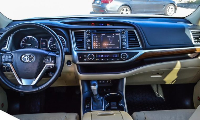 2017 TOYOTA HIGHLANDER LIMITED