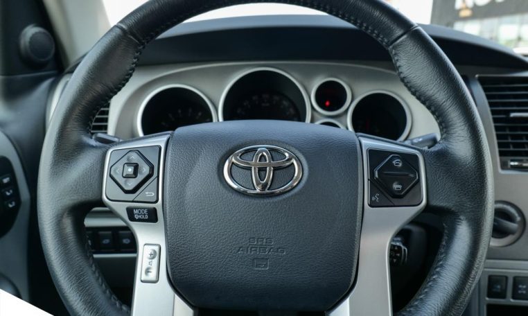 2017 TOYOTA SEQUOIA LIMITED | NO ACCIDENTS | NEW TIRES AND BRAKES | RARE