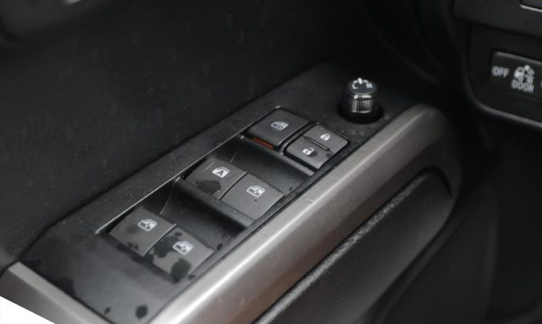 2021 TOYOTA TACOMA DOUBLE CAB V6 SR5 Local Manitoba Vehicle | One Owner | 2 Years Man. Warranty Remaining